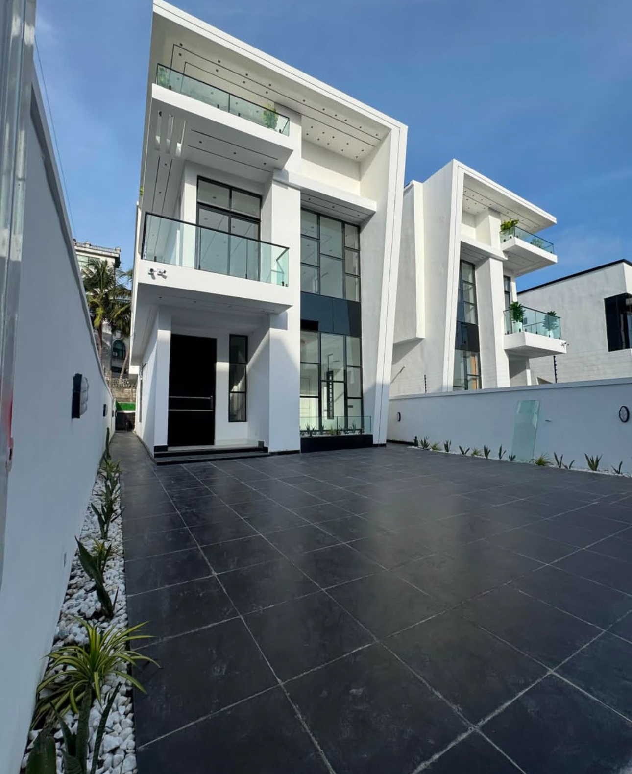 LUXURY 4 Bedroom semi detached duplex