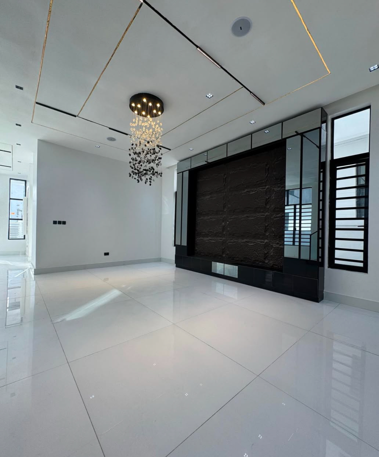 LUXURY 4 Bedroom semi detached duplex