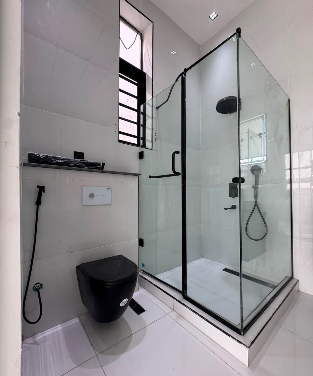 LUXURY 4 Bedroom semi detached duplex