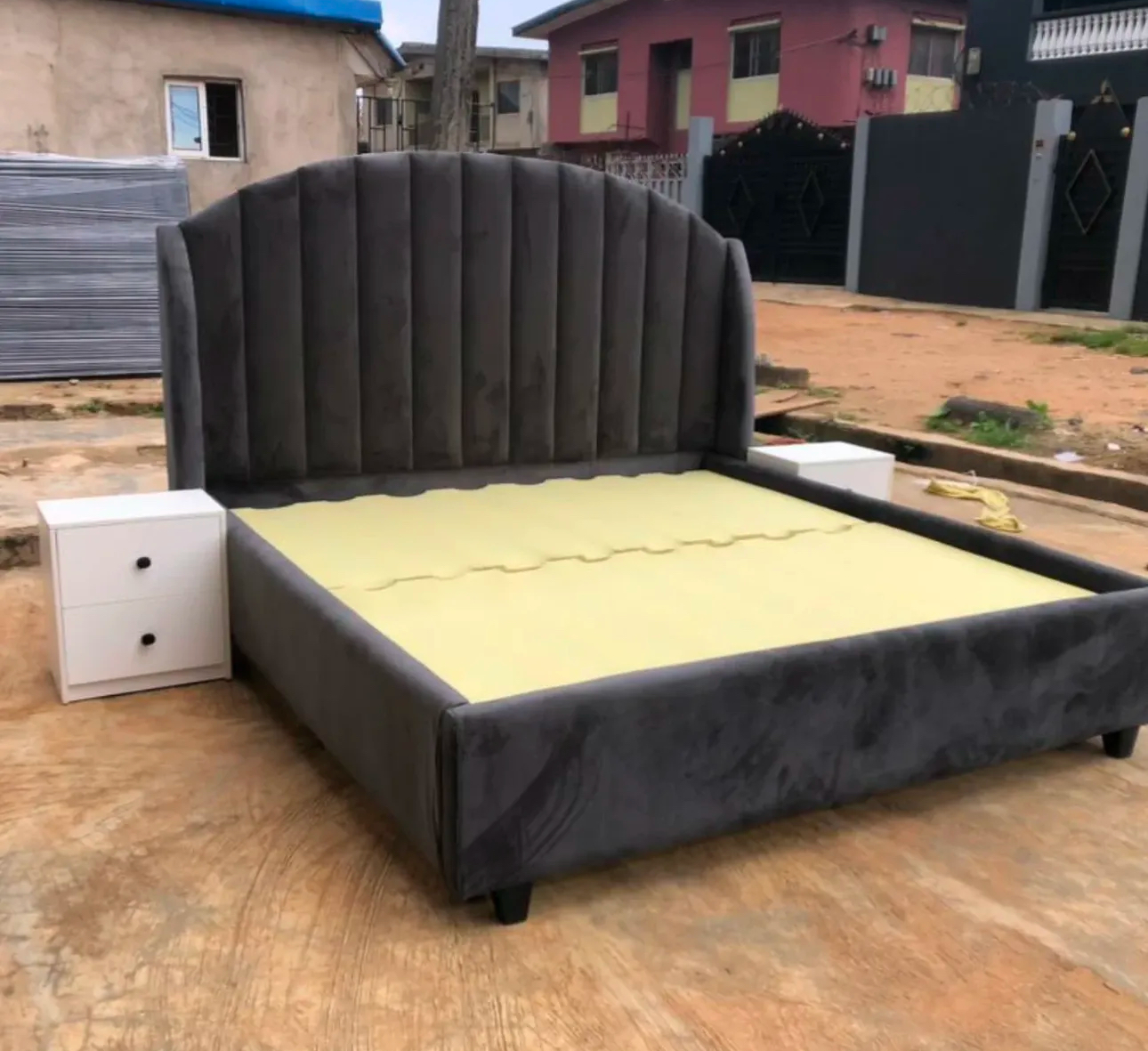 Stylish bend stand available