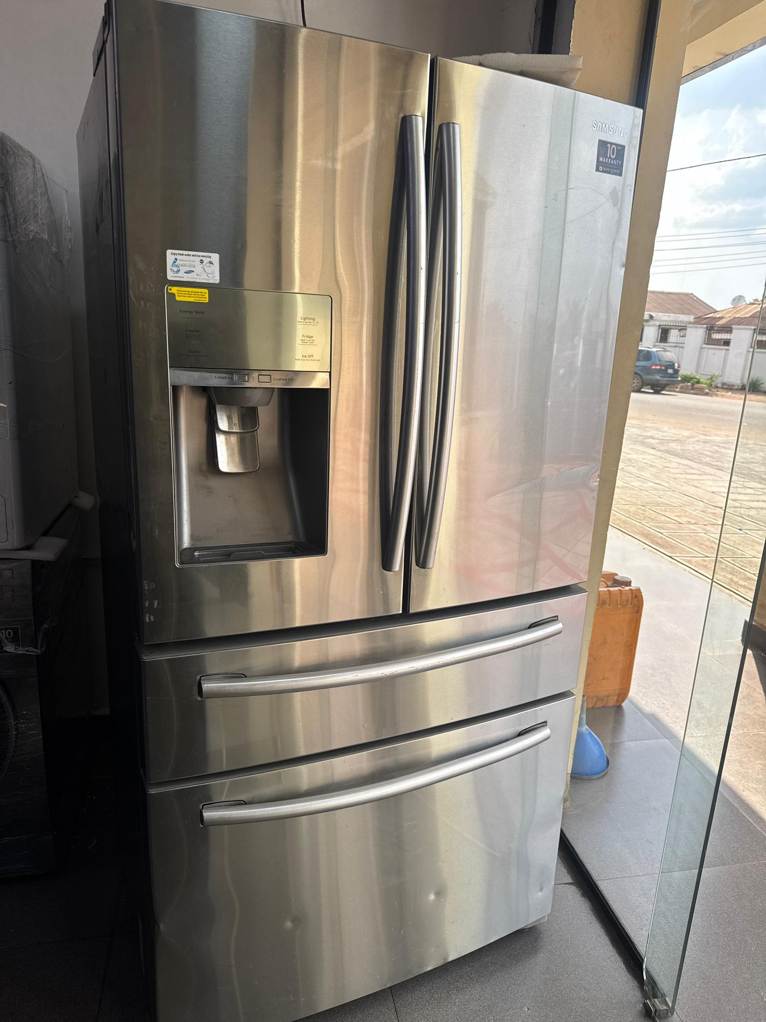 Samsung 620ltr inverter refrigerator with water dispenser